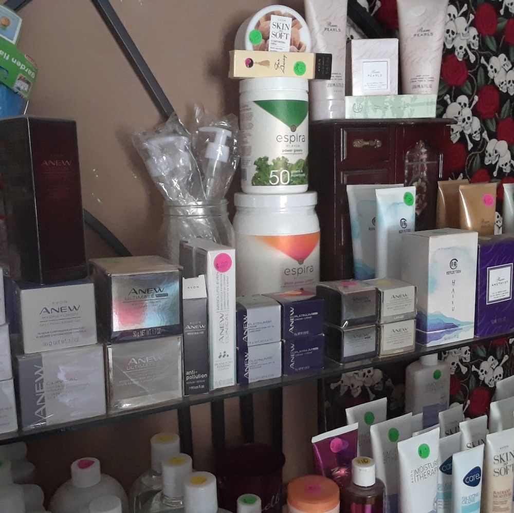 Avon - Picture 2 of 3